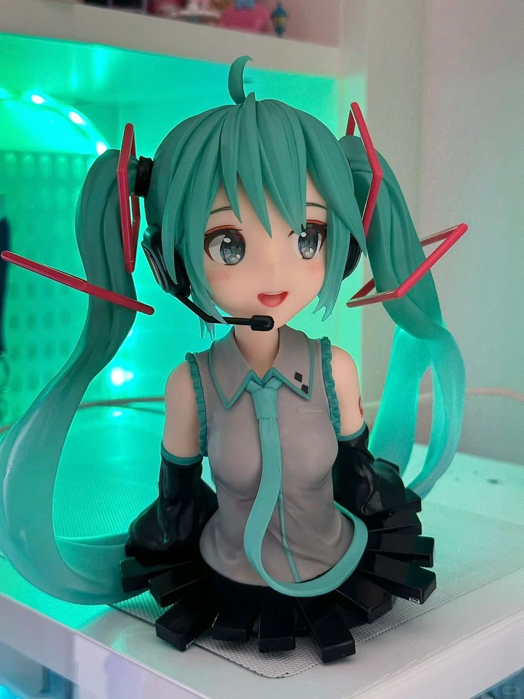 Anime Virtual Idol Hatsune Mik - Home Office Romance Manga 评论和价格